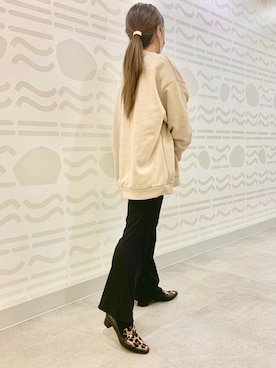 「スエット」｜「アイテム（パンプス）」を使った、HIMIKO　大丸福岡天神店(博多大丸)さん（レディース・158cm）の冬コーディネート