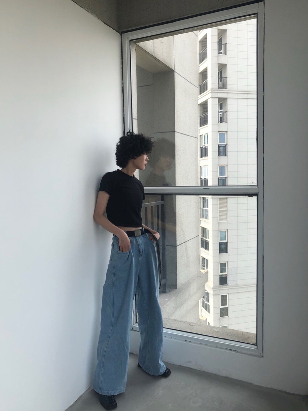 「H&Mのアイテム（その他小物、ブラック系）」を使った、绿皮质地さん（レディース・170cm）の春コーディネートの1枚目の写真