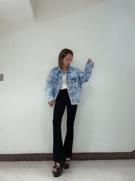 「envym_staff」｜「アイテム（デニムジャケット）」を使った、ENVYM_rioさん（レディース・163cm）の春コーディネート