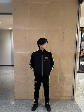 「ロック」｜「アイテム（スウェットパンツ）」を使った、Yukiさん（メンズ・170cm）の春コーディネート