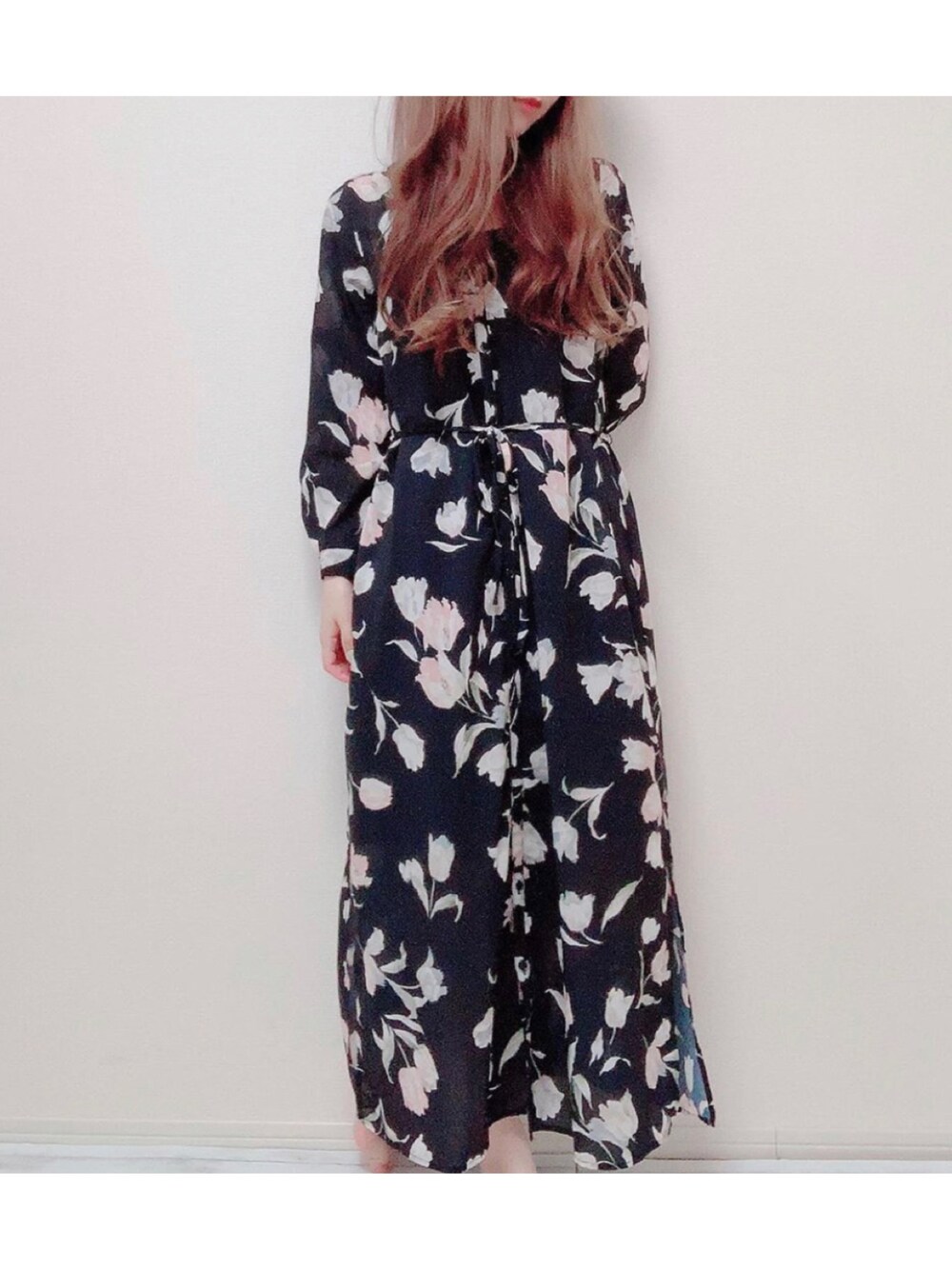 「花柄ワンピース、マーキュリーデュオ(MERCURYDUO)、ママコーデ、ママファッション、おしゃれさんと繋がりたい」｜「MERCURYDUOのチューリップマキシシャツワンピース（シャツワンピース、ブラック系）」を使った、Kanonさん（レディース・155cm）の夏コーディネートの1枚目の写真
