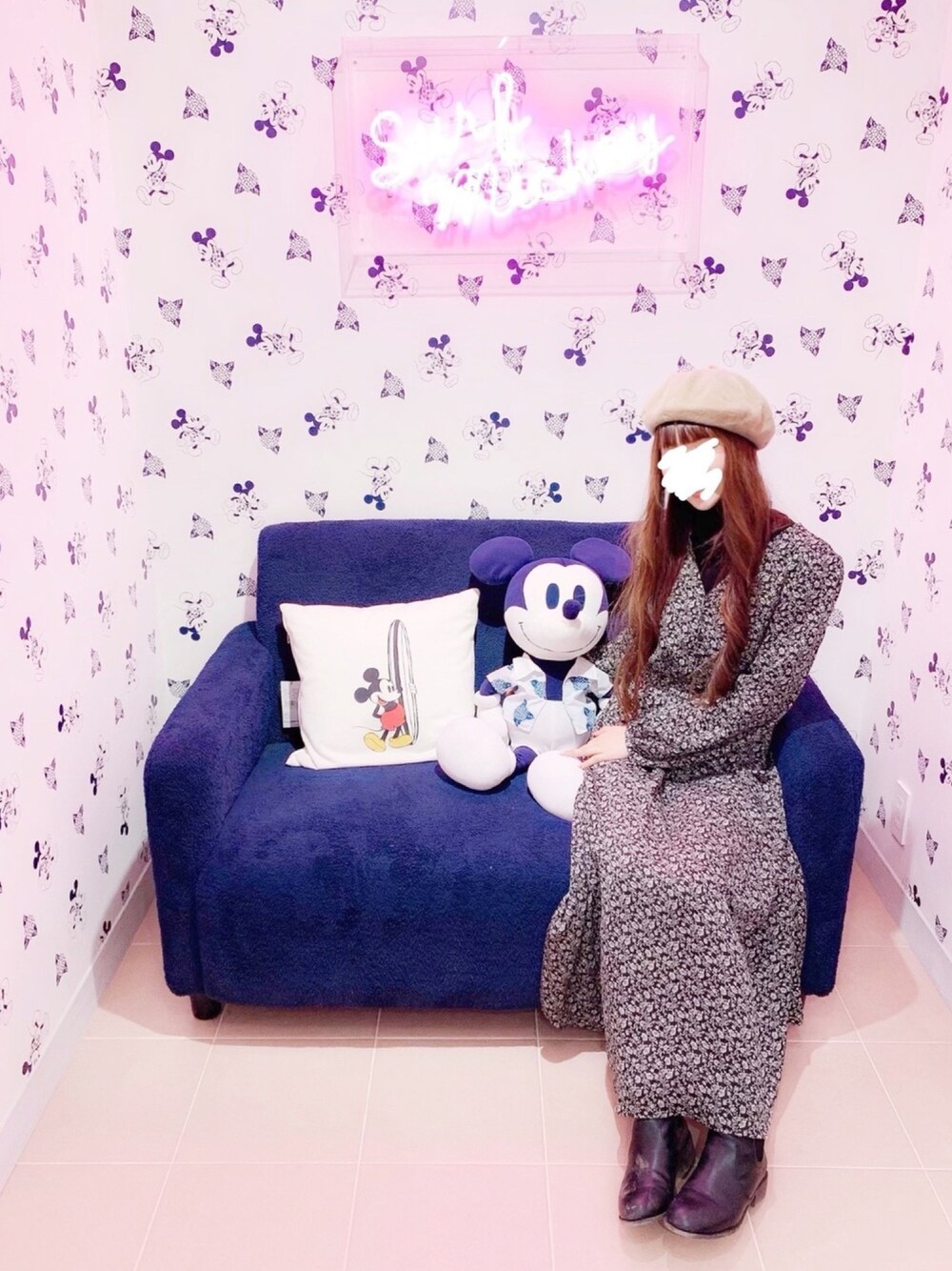 「ベレー帽、ママコーデ、ママファッション、花柄ワンピース、ロングワンピース、シンプル、初詣、おしゃれさんと繋がりたい、オトナ女子」｜「FRAY I.Dのアイテム（ワンピース/ドレス、ブラック系）」を使った、Kanonさん（レディース・155cm）の冬コーディネートの1枚目の写真