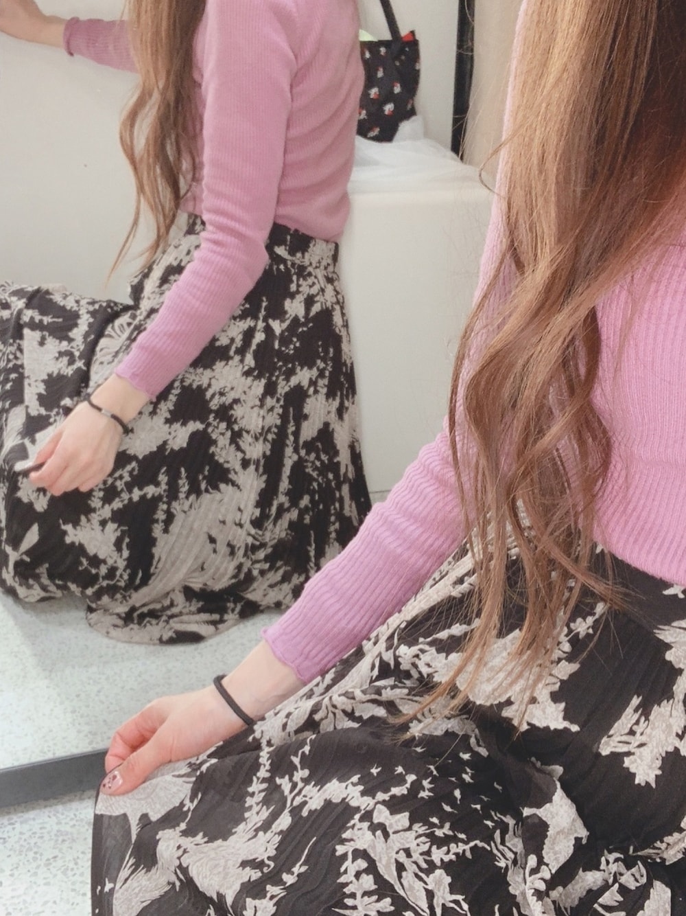 「ママコーデ、ママファッション、マーキュリーデュオ(MERCURYDUO)、スナイデル、大人ガーリー、きれいめコーディネート、きれいめスタイル、大人かわいい」｜「MERCURYDUOのスカラップ襟タートルニット（ニット/セーター、ピンク系）」を使った、Kanonさん（レディース・155cm）の冬コーディネートの1枚目の写真