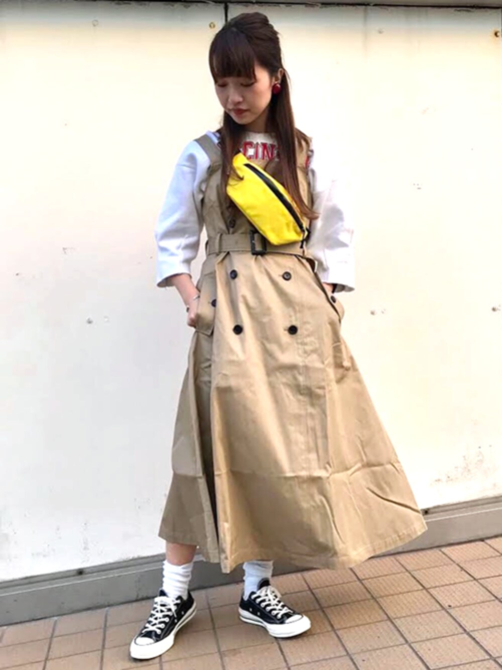 「カジュアル、ガーリー、ウエストマーク、シップス フォー ウィメン(SHIPS for women)、Khaju、SHIPS for women、トレンチワンピース、カージュ」｜「KhajuのKhaju:トレンチワンピース◆（ワンピース、ベージュ系）」を使った、宮坂さん（レディース・164cm）の冬コーディネートの1枚目の写真