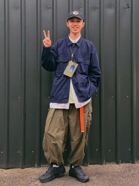「アイテム（財布、グリーン系）」を使った、艾文さん（メンズ・180cm）の春コーディネート