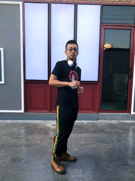 「SKULL CANDY（スカルキャンディ）のアイテム」を使った、Finn W Yutthanaさん（メンズ・175cm）の冬コーディネート