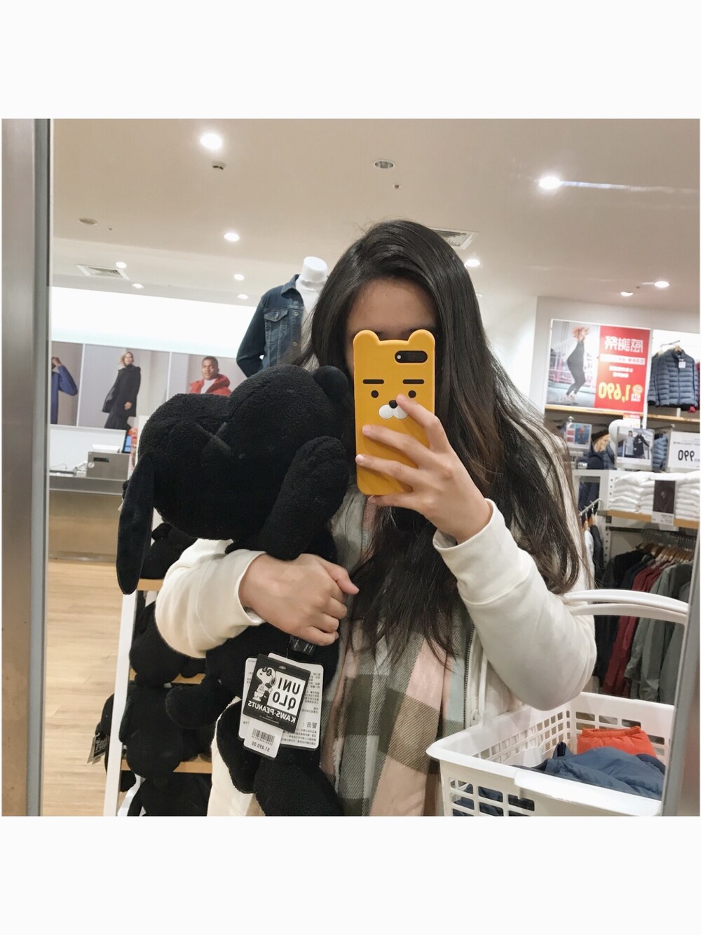 「snoppy、UNIQLO、GAP、VANS、KAKAO FRIENDS、kaws」｜「GAPのアイテム（ジャケット/アウター、ベージュ系）」を使った、KiKi🧸さん（レディース・162cm）の冬コーディネートの1枚目の写真