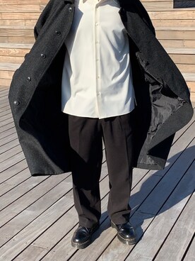 「黒パンツ」｜「アイテム（ステンカラーコート）」を使った、いろじろさん（メンズ・170cm）の春コーディネート