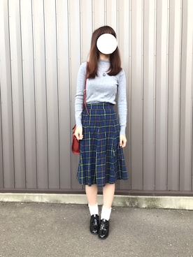 「ひざ丈スカート」｜「アイテム（アクセサリー）」を使った、かならいだーさん（レディース・157cm）の秋コーディネート