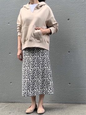 「LAVEANGE（ラビアンジェ）のレオパード ロングスカート（スカート、ホワイト系）」を使った、TOBIさん（レディース・163cm）の秋コーディネート