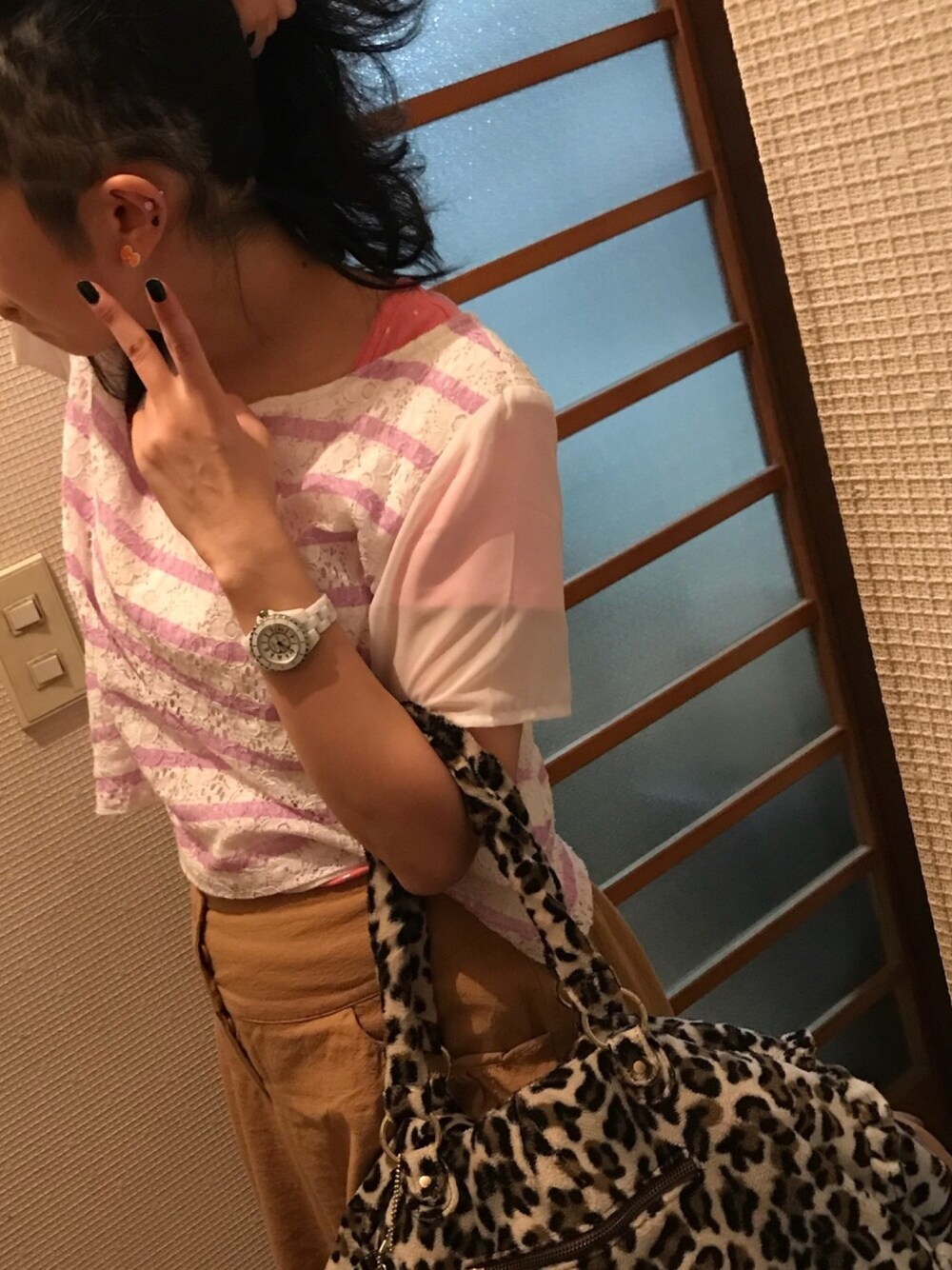 「ラブアンドピース2018、秋服準備はじめました、秋のコーデ、通勤コーデ、ラッキーカラーはムラサキ、大人カジュアル、今日のコーデ、ひょう柄、むらさき、事務の人」｜「サンキのアイテム（Tシャツ/カットソー、パープル系）」を使った、🐸🐸たつきてぃー🧸さん（レディース・161cm）の秋コーディネートの1枚目の写真