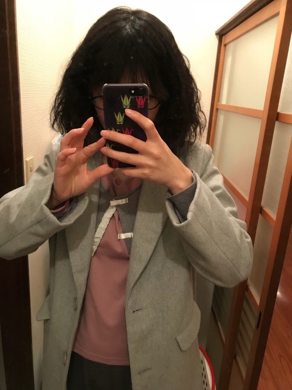 「ラッキーカラーはグレー、one way、マジェスティックレゴン、マジェスティックレゴン(MAJESTIC LEGON)、Ji-maxx、ロペピクニック、事務の人、雨の日、雨たつき」｜「Jimaxxのアイテム（カーディガン/ボレロ、グレー系）」を使った、🐸🐸たつきてぃー🧸さん（レディース・161cm）の春コーディネートの1枚目の写真