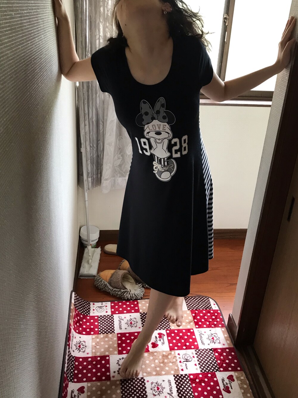 「事務の人の放課後、６月っ、梅雨(天パ強め)」｜「しまむらのアイテム（ワンピース、ブラック系）」を使った、🐸🐸たつきてぃー🧸さん（レディース・160cm）の夏コーディネートの1枚目の写真