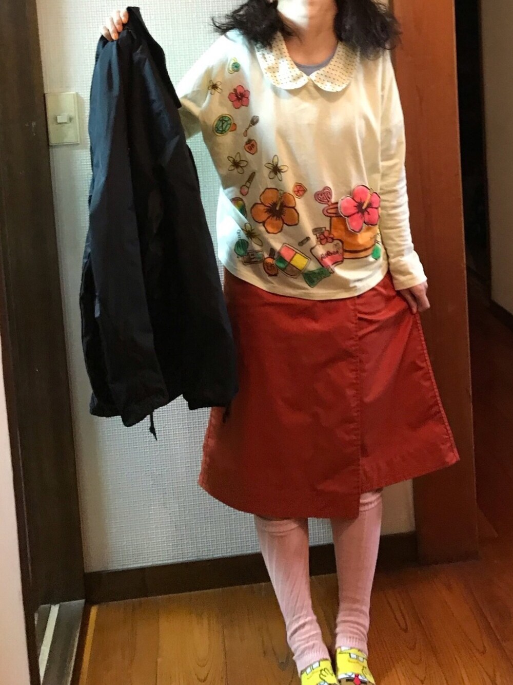 「やっぱりストリートが好き、ラッキーカラーはパステルイエロー、事務の人、11月っっ、しゅっちょー、けんしゅー」｜「ROTEROSAのアイテム（Tシャツ/カットソー、ホワイト系）」を使った、🐸🐸たつきてぃー🧸さん（レディース・161cm）の秋コーディネートの1枚目の写真