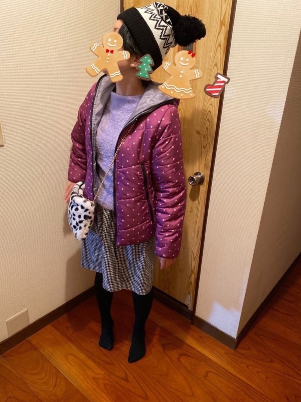 「事務の人の休日、ラッキーカラーはラベンダー、12月っ、８日っ、冬たつきてぃー」｜「no brandのアイテム（ダウンジャケット/コート、パープル系）」を使った、🐸🐸たつきてぃー🧸さん（レディース・161cm）の冬コーディネートの1枚目の写真