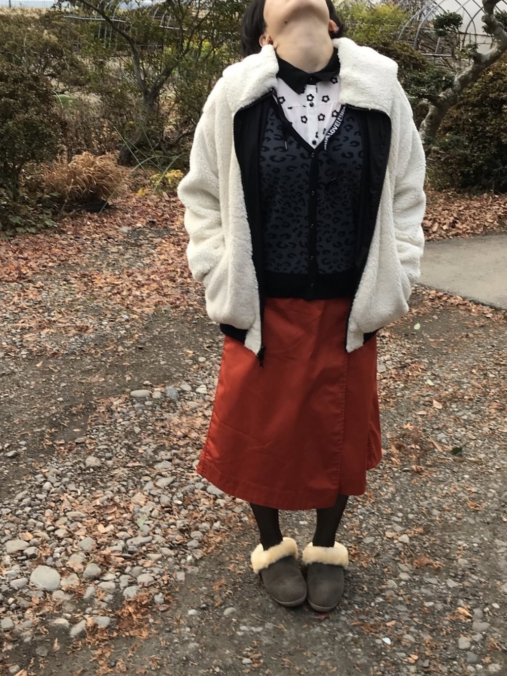 「事務の人、ラッキーカラーはオレンジ、12月っ、13日っ、シンプル、13日の金曜日、冬たつきてぃー」｜「WORLD WIDE LOVE!のアイテム（ジャケット/アウター、ブラック系）」を使った、🐸🐸たつきてぃー🧸さん（レディース・161cm）の冬コーディネートの1枚目の写真