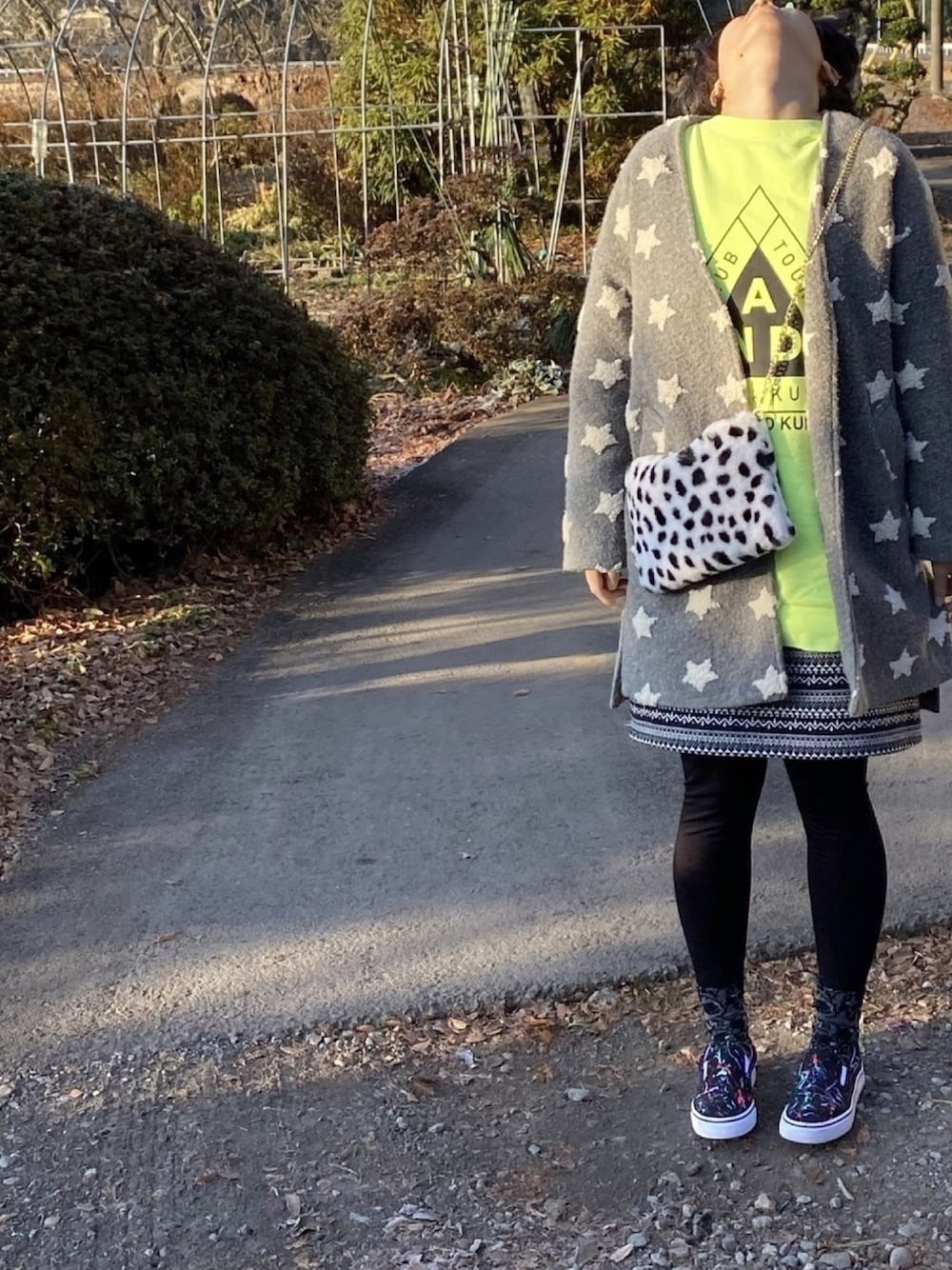 「事務の人、あたらしいやーつ、ラッキーカラーは蛍光色、12月っ、年末WEAR感謝祭、16日っ、冬たつきてぃー」｜「UNIQLOのヒートテックレギンス（10分丈）（レギンス/スパッツ、ブラック系）」を使った、🐸🐸たつきてぃー🧸さん（レディース・161cm）の冬コーディネートの1枚目の写真