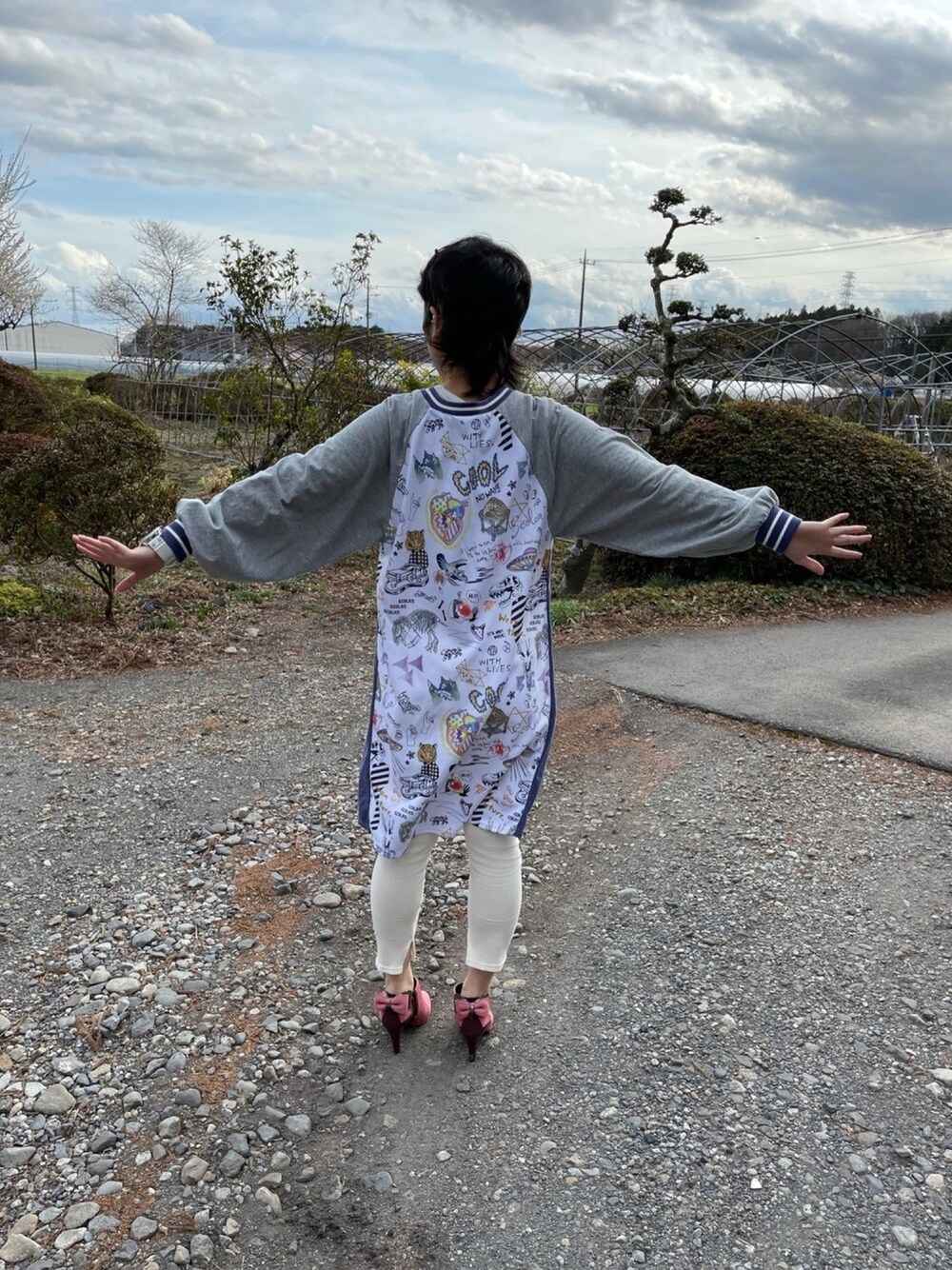 「休日スタイル、ブーツ、ラッキーカラーは白、事務の人の休日、3月っ、６日っ、土曜日のたつきてぃー、adidasフェス2021告知」｜「ScoLarのアイテム（ワンピース、その他）」を使った、🐸🐸たつきてぃー🧸さん（レディース・163cm）の春コーディネートの1枚目の写真