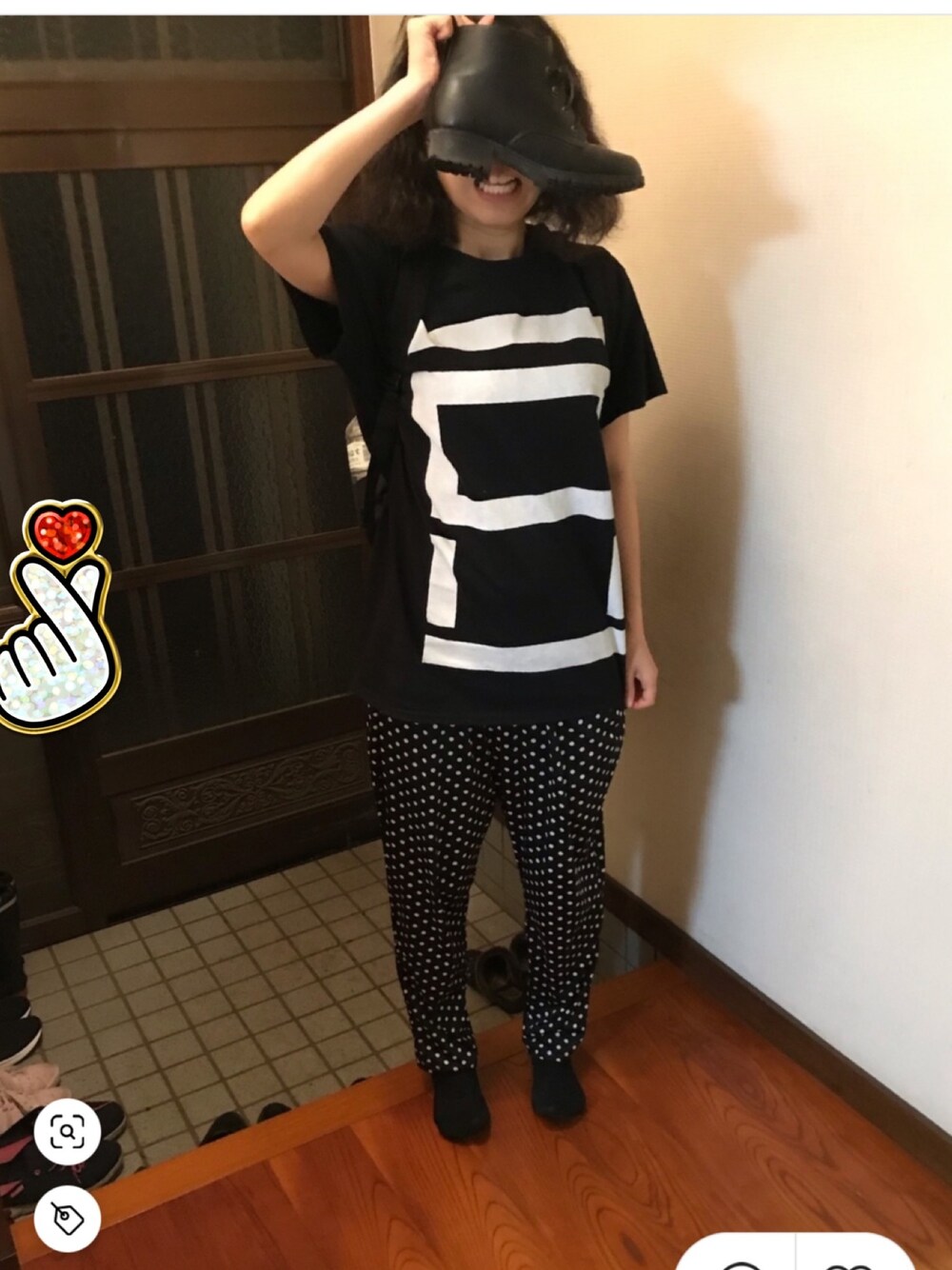 「シンプルコーデ、夏コーデ、事務の人、６月っ、梅雨(天パ強め)、ラッキーカラーは黒」｜「キングリーマスクのアイテム（Tシャツ/カットソー、ブラック系）」を使った、🐸🐸たつきてぃー🧸さん（レディース・160cm）の夏コーディネートの1枚目の写真
