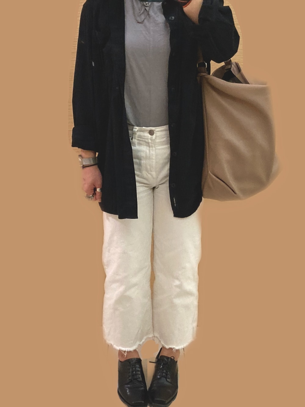 「ootd、Hong Kong」｜「UNIQLOのハイライズワイドクロップドジーンズ（デニムパンツ、ホワイト系）」を使った、bluegeekさん（レディース・158cm）の春コーディネートの1枚目の写真