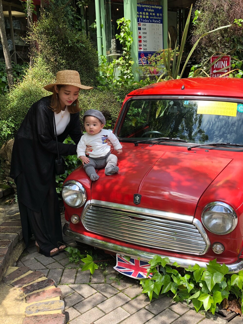 「シンプルコーデ、ママファッション、男の子コーデ、男の子ママ、５ヶ月」｜「BABYDOLLのアイテム（Tシャツ/カットソー、ホワイト系）」を使った、toamamaさん（レディース・153cm）の春コーディネートの1枚目の写真