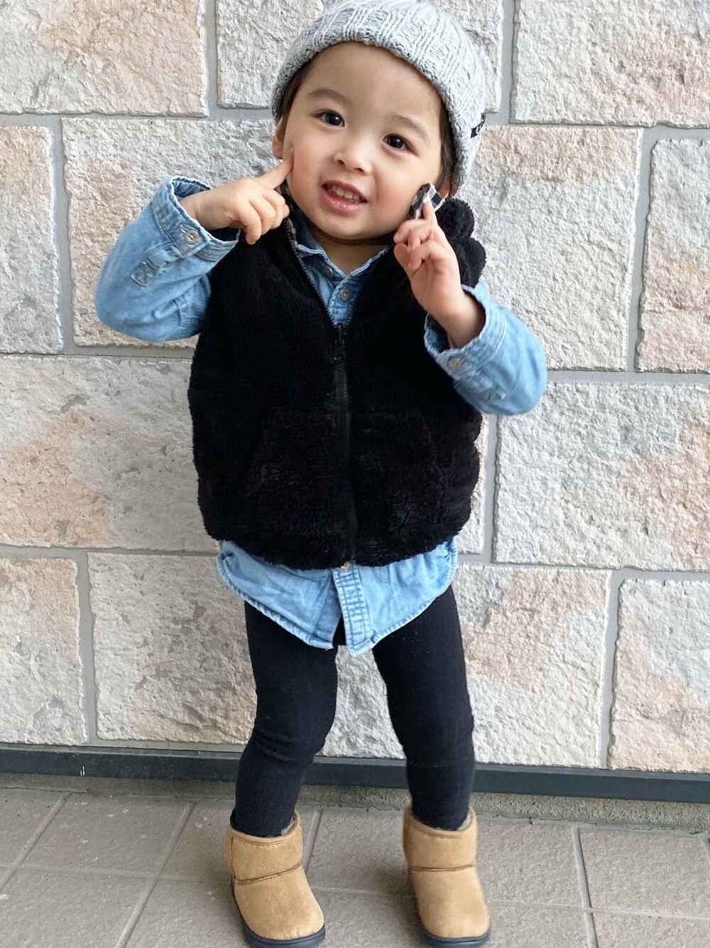 「キッズファッション、男の子コーデ、2歳、男の子ママ」｜「BREEZEのアイテム（ニットキャップ/ビーニー、グレー系）」を使った、toamamaさん（キッズ・70cm）の冬コーディネートの1枚目の写真