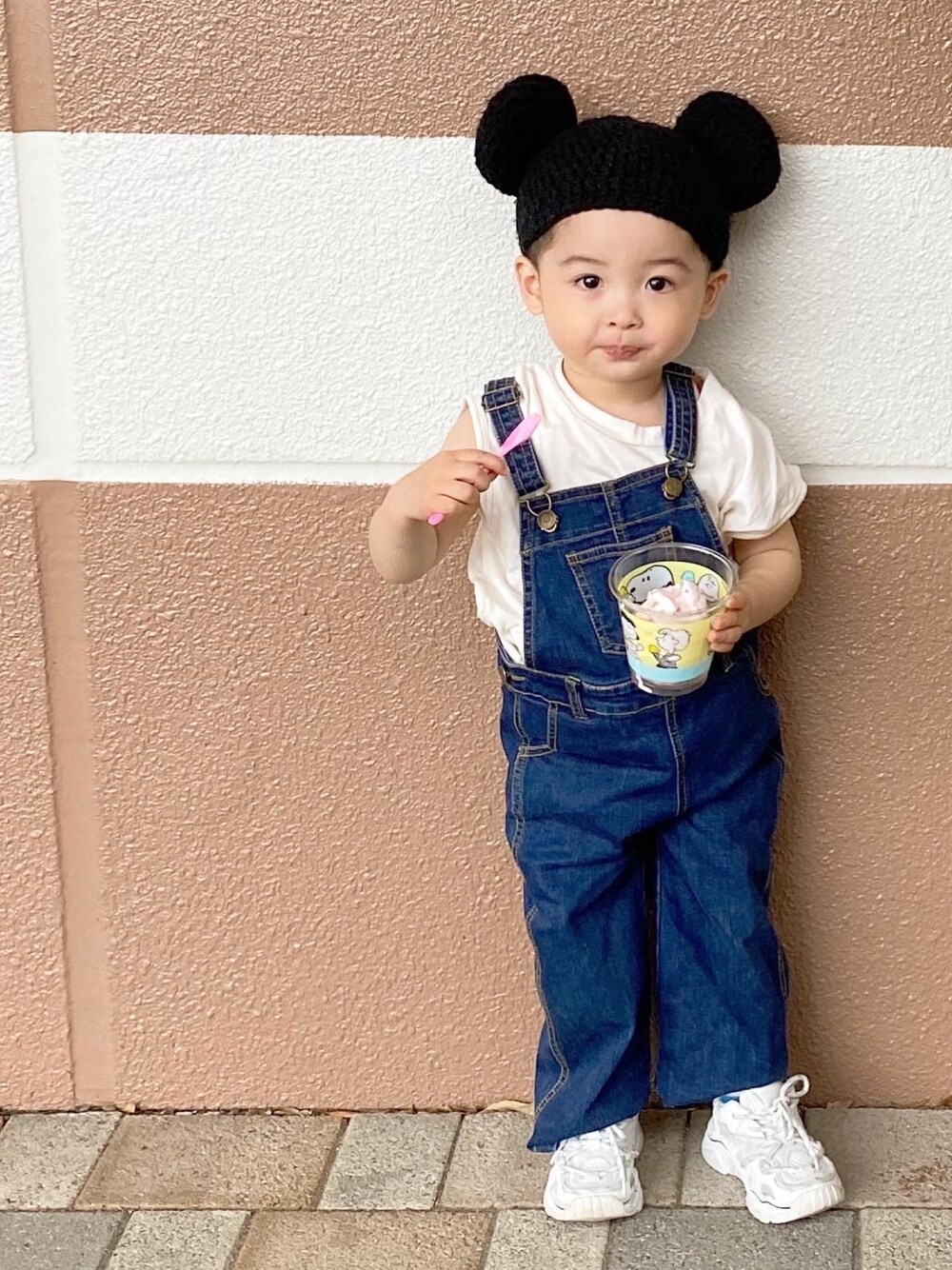 「サロペット、サロペットコーデ、男の子コーデ、男の子ママ、シンプルコーデ、今日のコーデ、キッズコーデ、オーバーオール、2歳5ヶ月、２歳児」｜「Instagramのせてます！のアイテム（スニーカー、ホワイト系）」を使った、toamamaさん（キッズ・90cm）の春コーディネートの1枚目の写真