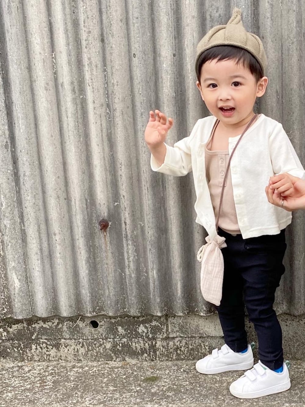 「シンプルコーデ、男の子コーデ、2歳5ヶ月、２歳児コーデ、男の子ママ」｜「BRANSHESのシンプルカーディガン（カーディガン/ボレロ、ホワイト系）」を使った、toamamaさん（キッズ・90cm）の夏コーディネートの1枚目の写真
