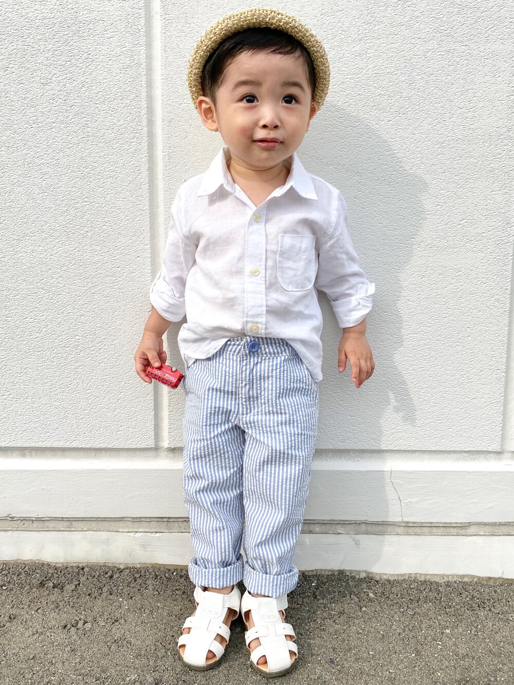 「男の子コーデ、息子コーデ、男の子ママ、Gap公式親子モデル」｜「GAPの長袖リネンコットンシャツ (幼児)（シャツ/ブラウス、ホワイト系）」を使った、toamamaさん（キッズ・90cm）の夏コーディネートの1枚目の写真