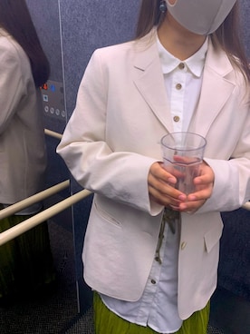 「UNIQLO（ユニクロ）のアイテム（テーラードジャケット、ホワイト系）」を使った、Juliaさん（レディース・154cm）の春コーディネート