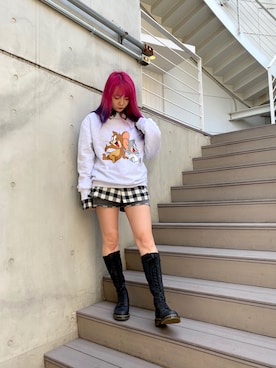 「L.H.P（エルエイチピー）のアイテム（スウェット）」を使った、ヤナギバシリオナさん（レディース・168cm）の冬コーディネート