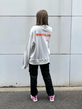 「WHITELAND（ホワイトランド）のアイテム（スウェット）」を使った、ヤナギバシリオナさん（レディース・168cm）の春コーディネート