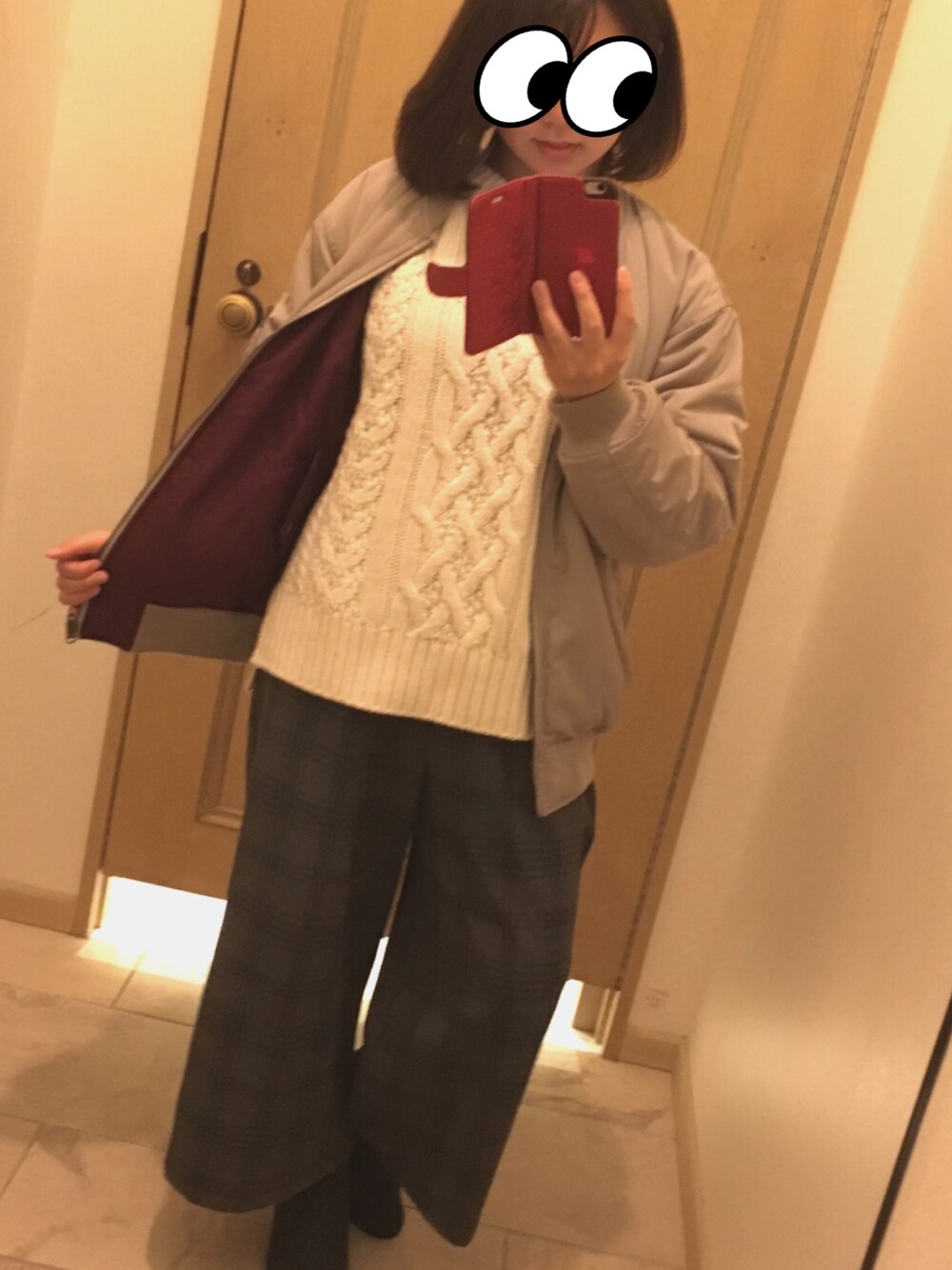 「白ニット、リバーシブルMA-1、MA-1、チェックパンツ」｜「niko and...の<WEB STORE限定>MA-1リバーシブルジャケット【niko and ...】（MA-1、グレー系）」を使った、ｈｉｒｏｋｏさん（レディース・152cm）の冬コーディネートの1枚目の写真