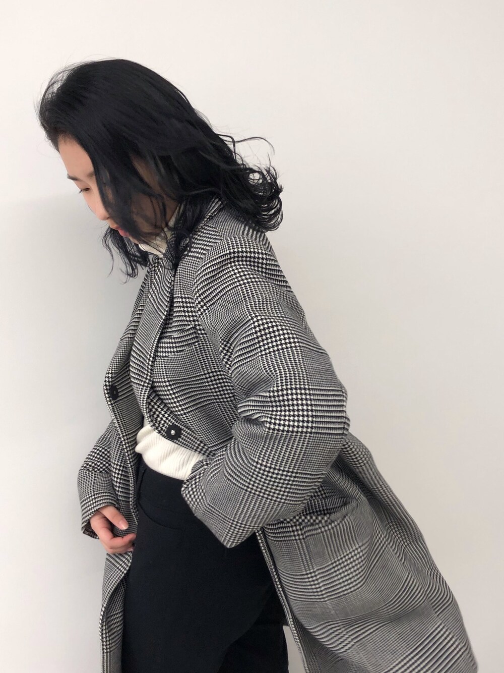 「コート、大人カジュアル、シンプルコーデ、パンツスタイル、SLY、ブラックブルー」｜「SLYのCHESTER FIELD COAT（その他アウター、その他）」を使った、えなさん（レディース・157cm）の冬コーディネートの1枚目の写真