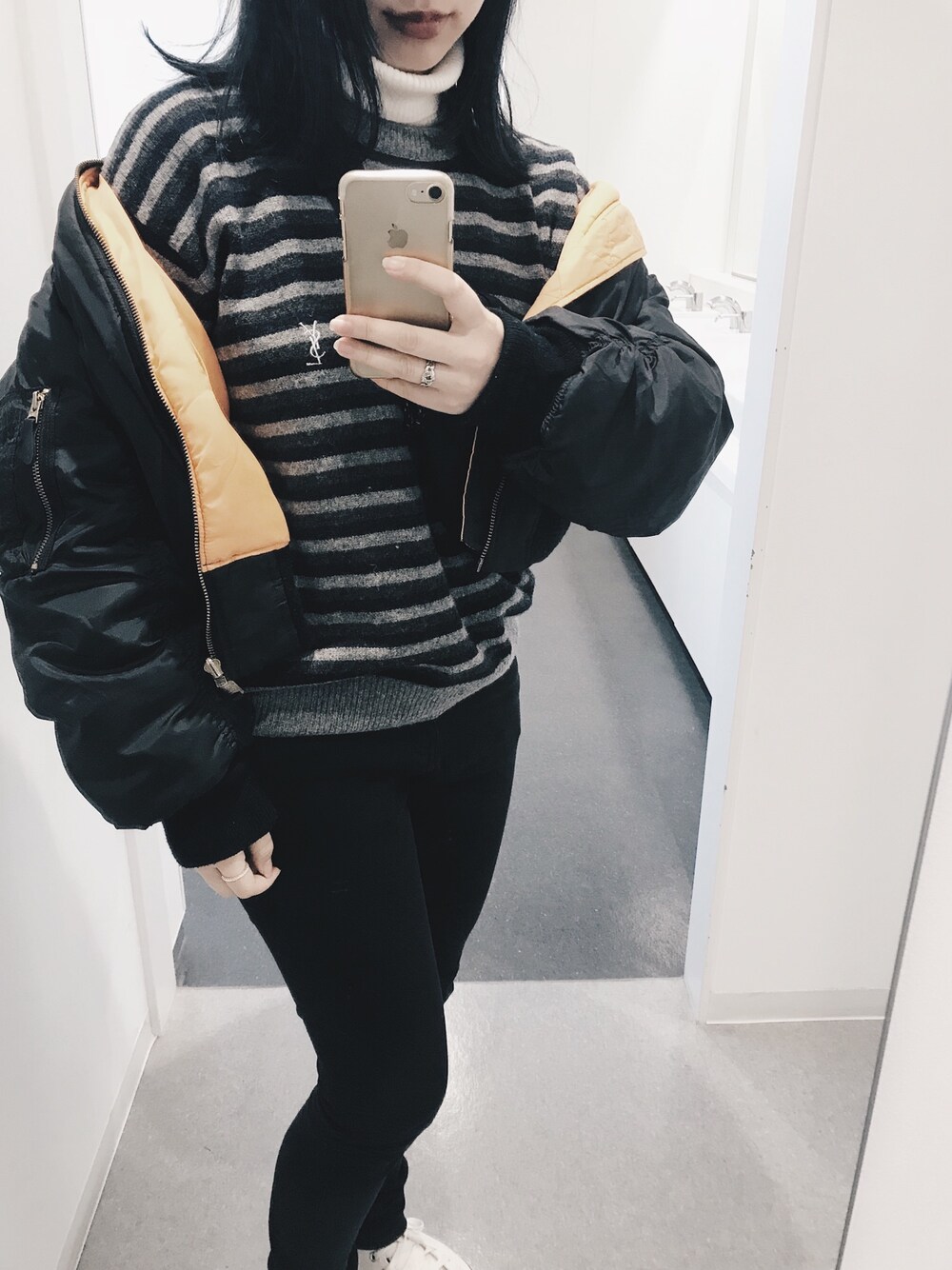 「YSL、大人カジュアル、シンプルコーデ、GU、古着」｜「Yves Saint Laurentのアイテム（ニット/セーター、ブラック系）」を使った、えなさん（レディース・157cm）の冬コーディネートの1枚目の写真