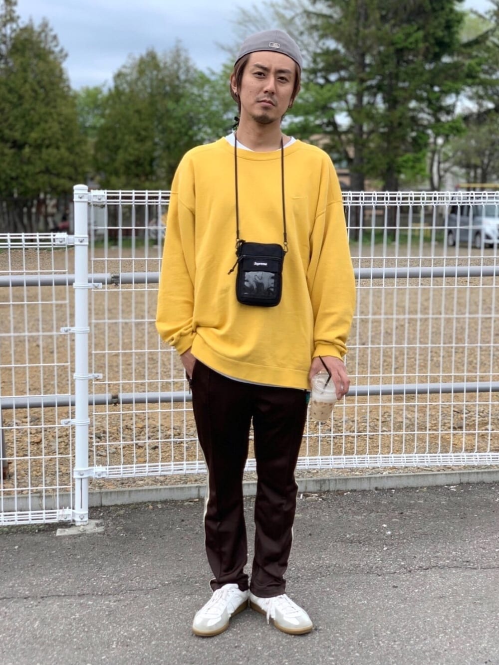 Supreme のアイテムを使った「ネックポーチ」の人気ファッション 