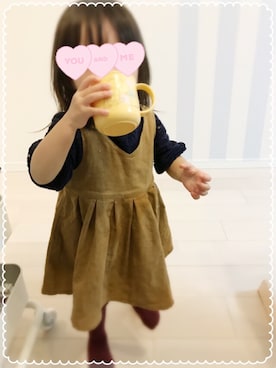 「アイテム（ジャンパースカート、ブラウン系）」を使った、happyayachanさん（キッズ・80cm）の秋コーディネート