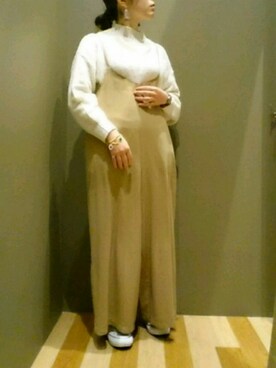 「白ニット」｜「アイテム（オールインワン・サロペット）」を使った、yukiさん（レディース・153cm）の冬コーディネート
