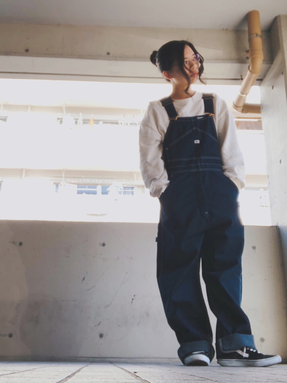 「Leeのアイテム（サロペット/オーバーオール、ブルー系）」を使った、shokoさん（レディース・160cm）の春コーディネートの1枚目の写真