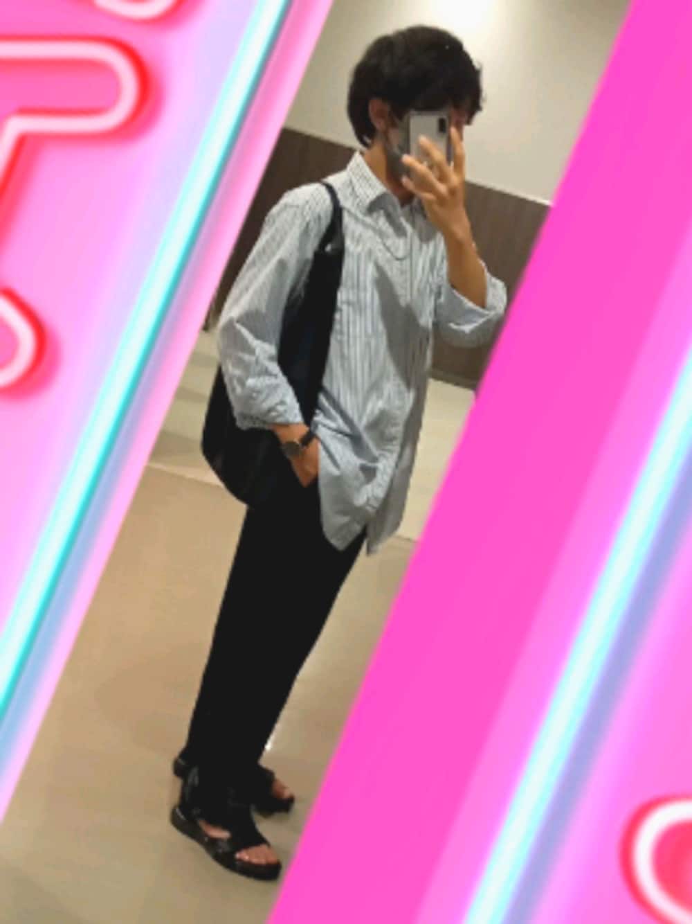 「夏の和物語、今日のコーデ、お洒落さんとつながりたい、オーバーサイズ、夏コーデ、低身長、シャツスタイル、サンダル」｜「UNIQLOのクレープジャージーワイドパンツ（丈長め72cm）（その他パンツ、ブラック系）」を使った、ねむぅさん（メンズ・166cm）の夏コーディネートの1枚目の写真