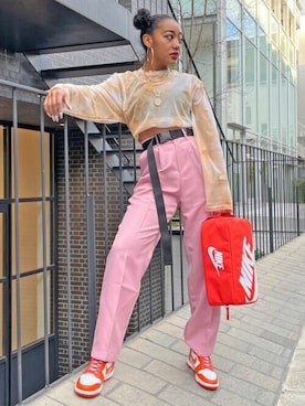 「アイテム（スポーツグッズ）」を使った、atmos pinkさん（レディース・165cm）の春コーディネート