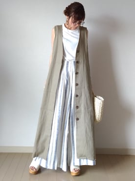 「カーキ×ホワイト」｜「アイテム（サンダル）」を使った、akoさん（レディース・155cm）の夏コーディネート