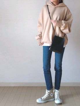 「titivate（ティティベイト）のアイテム（パーカー）」を使った、akoさん（レディース・155cm）の秋コーディネート