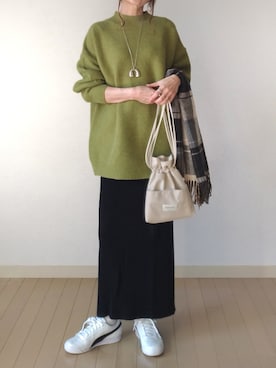 「GRL（グレイル）のリブニットロングスカート（スカート）」を使った、akoさん（レディース・155cm）の秋コーディネート