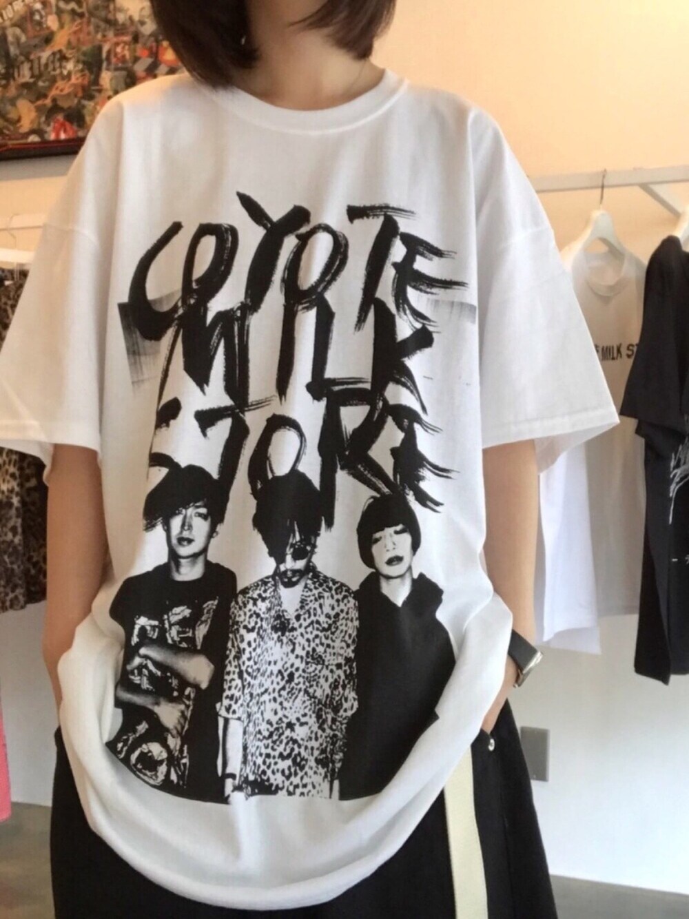 「KIDILL、KIDILL ROOM、COYOTE MILK STORE、バンドT、コラボ、コラボTシャツ」｜「KIDILLのアイテム（Tシャツ/カットソー、ホワイト系）」を使った、moriさん（レディース・159cm）の春コーディネートの1枚目の写真