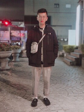 「plain-me（プレインミー）のアイテム（ショルダーバッグ）」を使った、Darren huangさん（メンズ・178cm）の秋コーディネート
