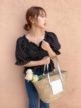 フロッキー花柄オーガンジーブラウスを使った人気ファッションコーディネート Wear