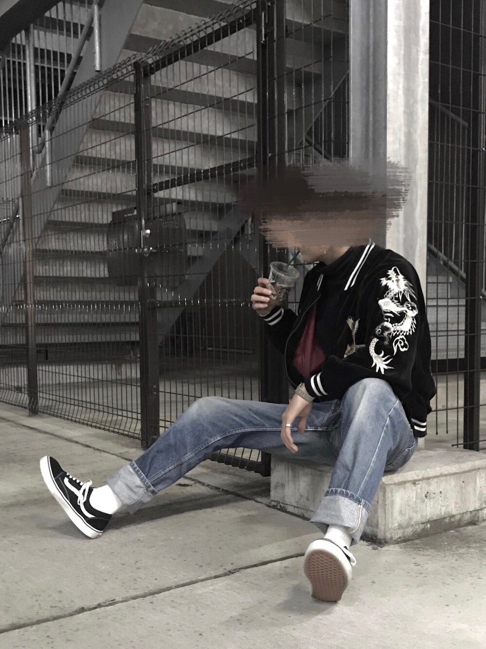 「やっぱりストリートが好き、スカジャン、ストリート、ストリート系、古着、ビッグシルエット、Levi's、VANS、oldskool、ブルゾン」｜「USEDのアイテム（ブルゾン、ブラック系）」を使った、KNTさん（メンズ・270cm）の秋コーディネートの1枚目の写真