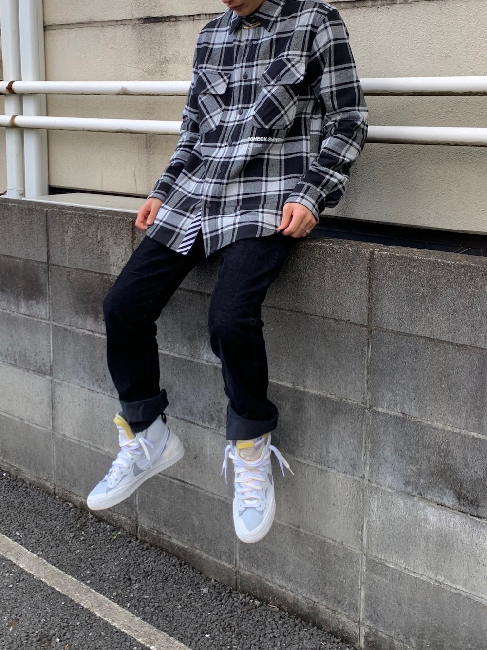 「チェックシャツ、パステル映える春、ストリート、ストリート系、sacai、sacai×nike、NIKE、off white、Levi's、OFF-WHITE」｜「Levi'sのアイテム（その他パンツ、ブラック系）」を使った、KNTさん（メンズ・270cm）の春コーディネートの1枚目の写真