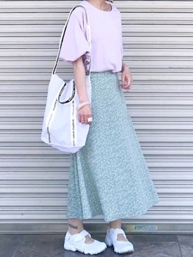「AZUL ENCANTO（アズールエンカント）のアイテム（Tシャツ/カットソー）」を使った、SIZUさん（レディース・156cm）の夏コーディネート